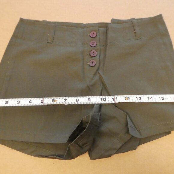 Venus olive shorts size: M - Picture 3 of 8